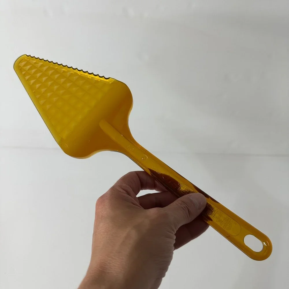 Vintage Ultra Temp Amber Pie Cake Server #2119 Serrated USA Robinson Knife Co